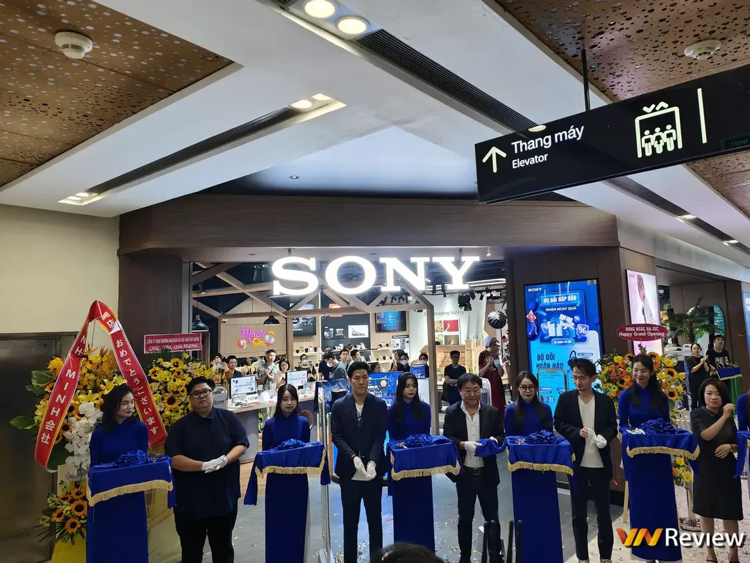 Sony vừa chính thức mở cửa hàng Sony Store đầu tiên tại Việt Nam, cơ hội trúng PS5 cho khách check-in Sony vừa chính thức mở cửa hàng Sony Store đầu tiên tại Việt Nam, cơ hội trúng PS5 cho khách check-in