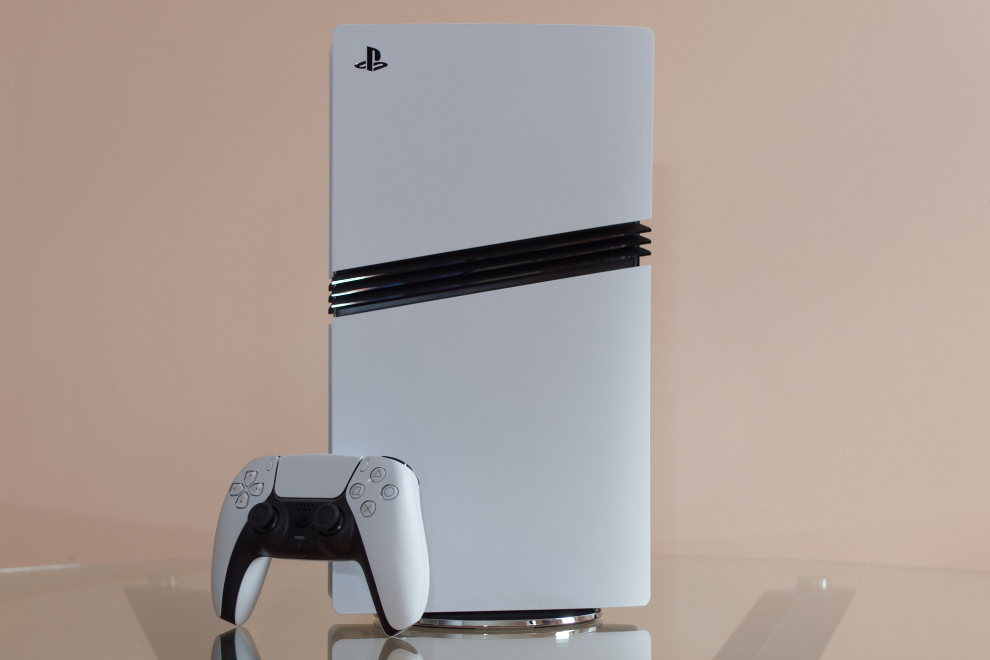 Đánh giá PS5 Pro: Có thực sự đáng giá 700 USD khi phải 'soi kỹ' mới thấy sự khác biệt?- Ảnh 1. Đánh giá PS5 Pro: Có thực sự đáng giá 700 USD khi phải 'soi kỹ' mới thấy sự khác biệt?- Ảnh 1.