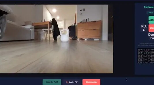 7000 robot hút bụi DJI bị hack camera chỉ vì ai đó muốn điều khiển từ xa bằng tay cầm PS5